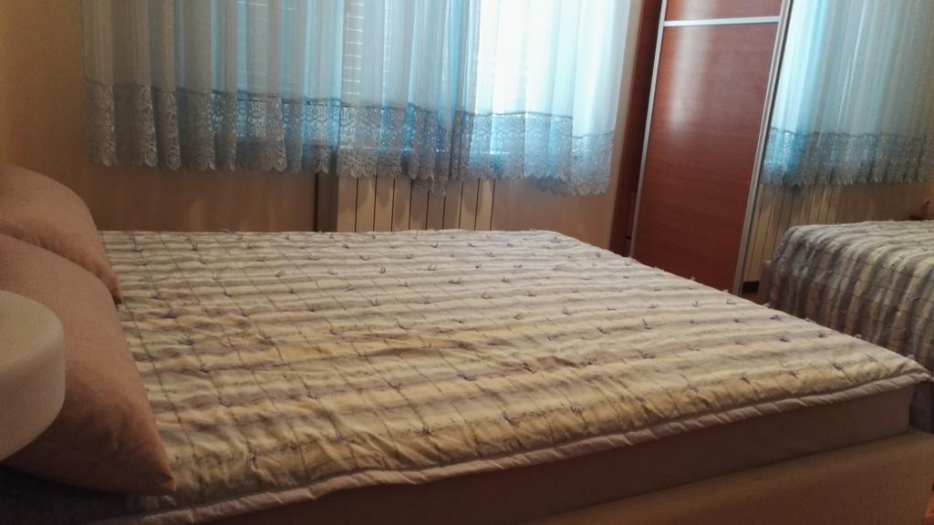 Apartment Rose Garden Рисан Экстерьер фото